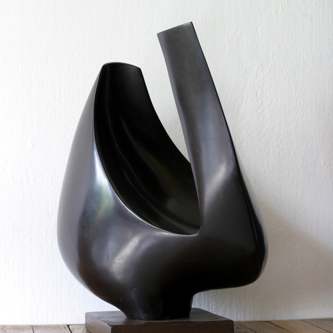 Lyre ouverte, faïence patinée à la gomme laque, 2014,  h: 52 L: 48 l: 30