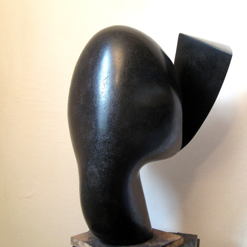 Lyre croisée (face), faïence patinée à la gomme laque, 2013,  h: 53 L: 38 l: 29