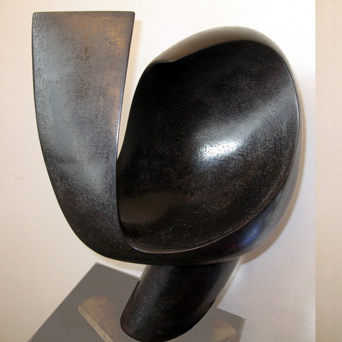 Lyre croisée (profil), faïence patinée à la gomme laque, 2013,  h: 53 L: 38 l: 29